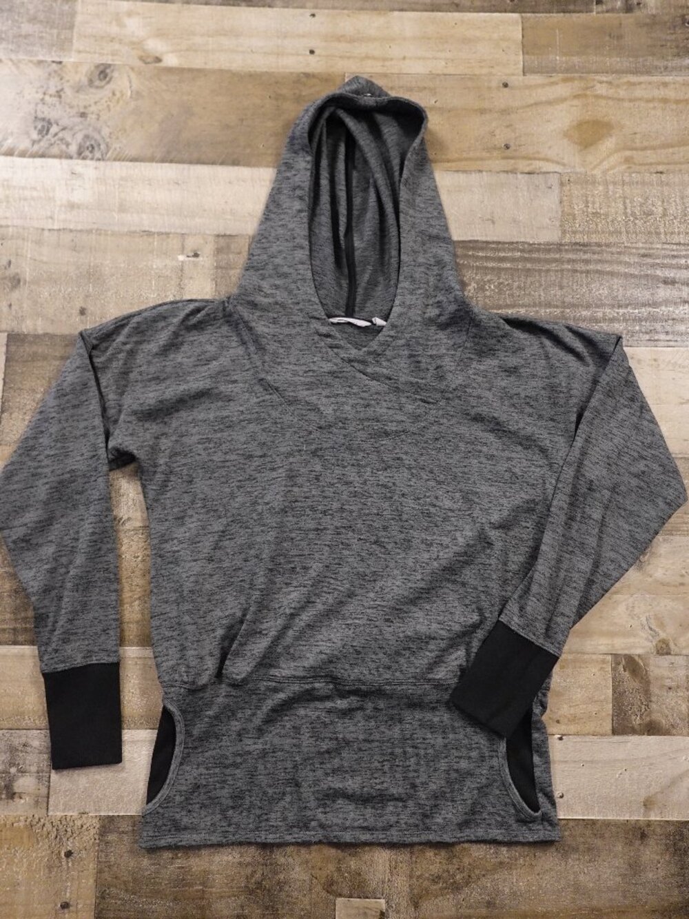 Athleta Hooded Batwing‎ Robin Top Women’s Medium Gray Athleisure Pullover